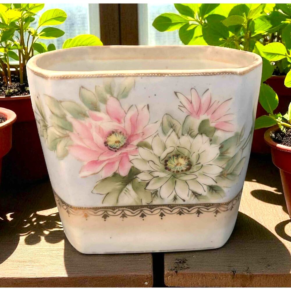 Antique Nippon Hand Painted Floral Vase – Lotus Flowers, Gold Gilt, Pre-1921 EUC